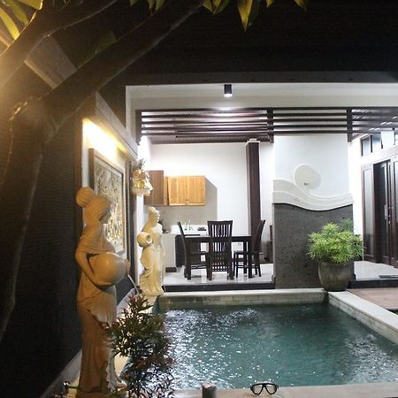 Alit Bali Villa Canggu Rum bild