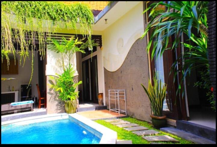 Alit Bali Villa Canggu Rum bild
