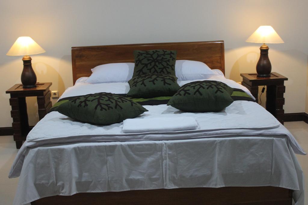 Alit Bali Villa Canggu Rum bild