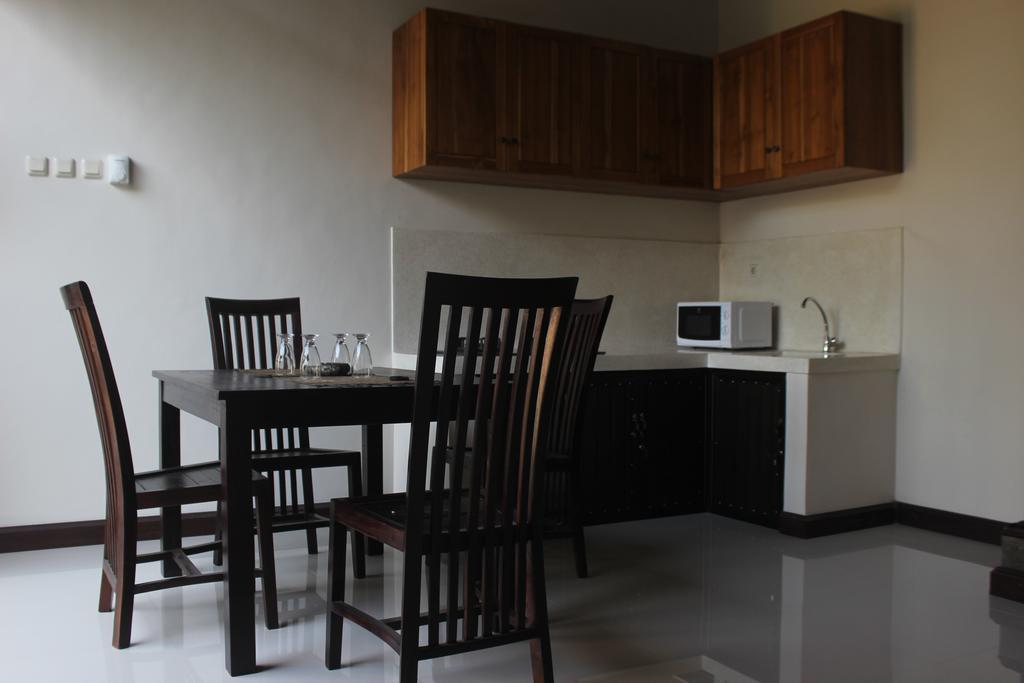 Alit Bali Villa Canggu Rum bild