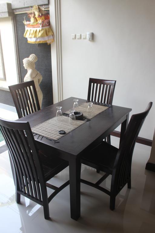 Alit Bali Villa Canggu Rum bild